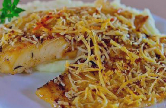 Tilápia com Crosta de Parmesão